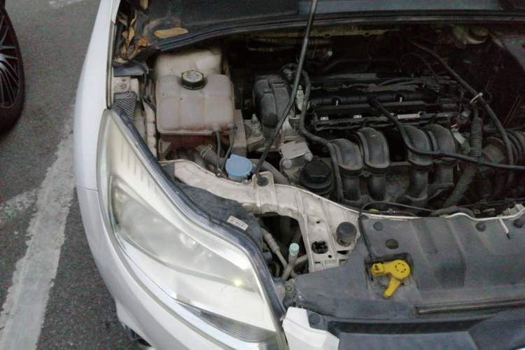 Used Ford Focus 2012 Hatchback 1.6L Automatic Fashion Edition Engine Bay Right