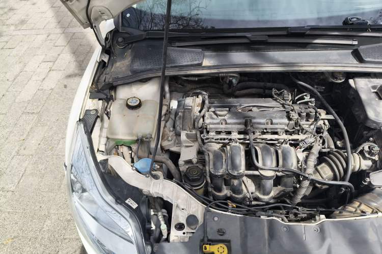Used Ford Focus 2012 Hatchback 1.6L Automatic Fashion Edition Engine Bay Right