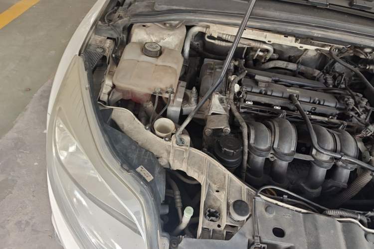 Used Ford Focus 2012 Sedan 1.6L Automatic Fashion Edition Engine Bay Right