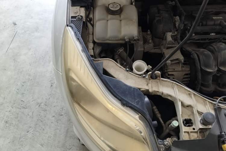 Used Ford Focus 2012 Sedan 1.6L Manual Fashion Edition Engine Bay Right