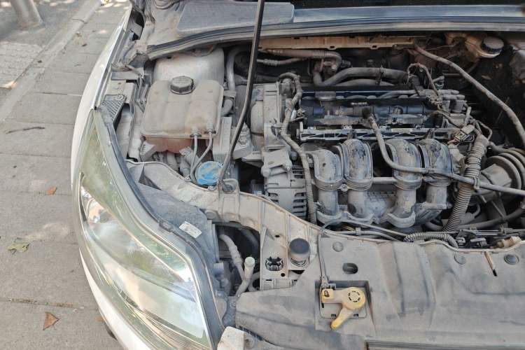 Used Ford Focus 2012 Hatchback 1.6L Manual Comfort Model Engine Bay Right