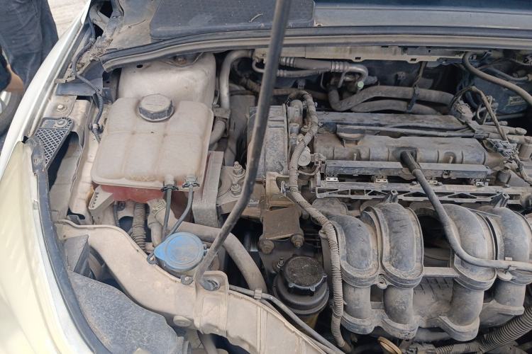 Used Ford Focus 2012 Sedan 1.6L Automatic Comfort Model Engine Bay Right