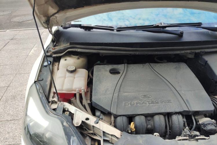 Used Ford Focus 2012 Hatchback Classic 1.8L Manual Base Model Engine Bay Right