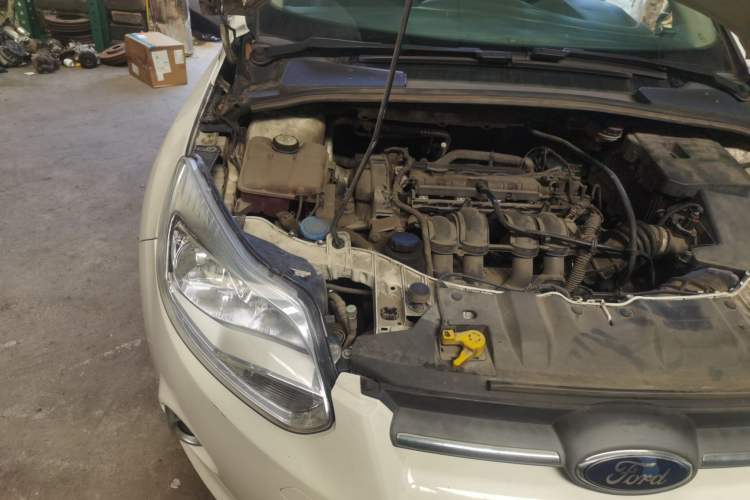 Used Ford Focus 2012 Hatchback 1.6L Automatic Fashion Edition Engine Bay Right