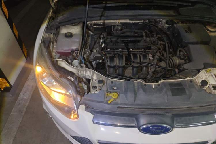 Used Ford Focus 2012 Hatchback 1.6L Automatic Fashion Edition Engine Bay Right