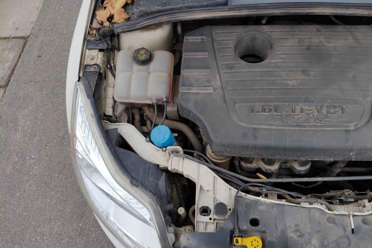 Used Ford Focus 2012 Hatchback 1.6L Automatic Comfort Model Engine Bay Right