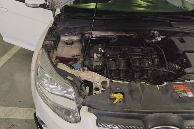 Used Ford Focus 2012 Hatchback 1.6L Automatic Fashion Edition Engine Bay Right