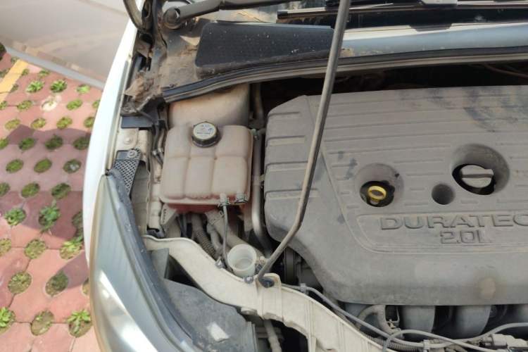 Used Ford Focus 2012 Hatchback 2.0L Automatic Luxury Sport Model Engine Bay Right