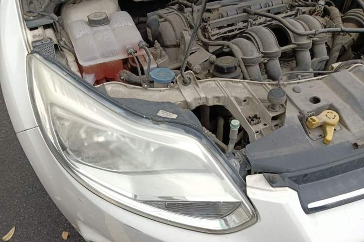 Used Ford Focus 2012 Hatchback 1.6L Automatic Fashion Edition Engine Bay Right