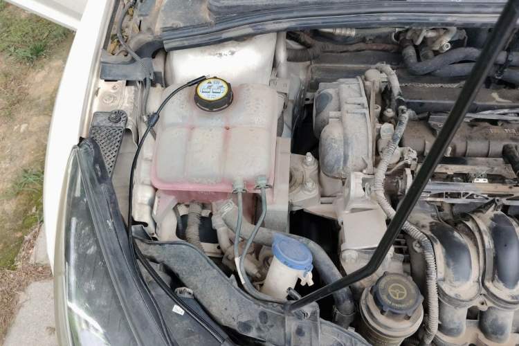 Used Ford Focus 2012 Hatchback 1.6L Automatic Comfort Model Engine Bay Right