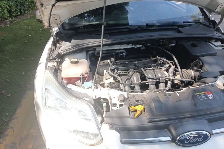Used Ford Focus 2012 Hatchback 1.6L Automatic Comfort Model Engine Bay Right
