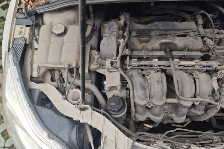 Used Ford Focus 2012 Hatchback 1.6L Automatic Fashion Edition Engine Bay Right