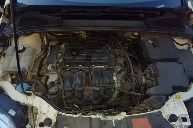 Used Ford Focus 2012 Sedan 1.6L Automatic Fashion Edition Engine Bay