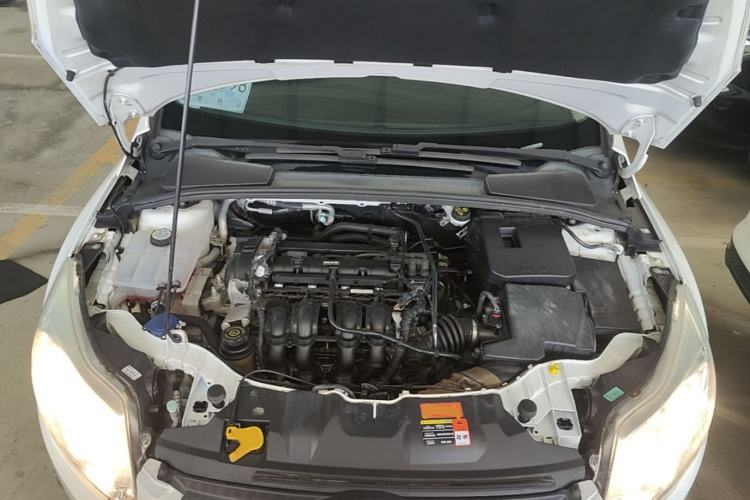 Used Ford Focus 2012 Sedan 1.6L Automatic Fashion Edition Engine Bay