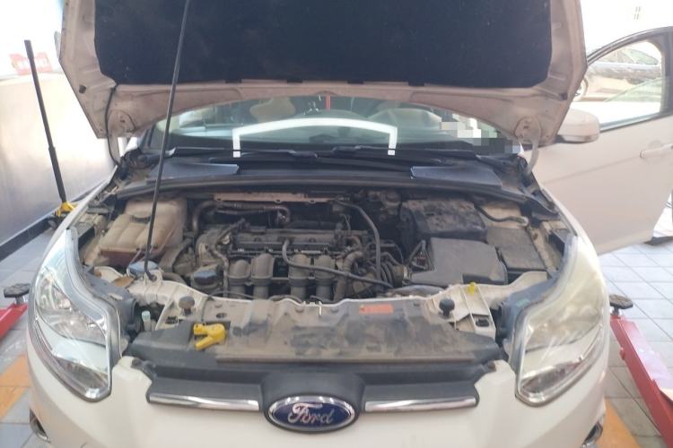 Used Ford Focus 2012 Sedan 1.6L Automatic Fashion Edition Engine Bay