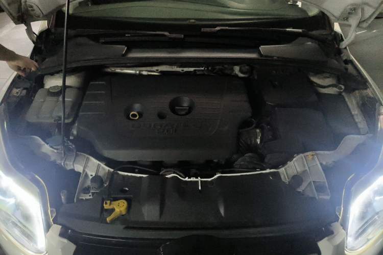 Used Ford Focus 2012 Hatchback 2.0L Automatic Luxury Sport Model Engine Bay