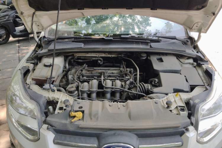 Used Ford Focus 2012 Sedan 1.6L Automatic Fashion Edition Engine Bay
