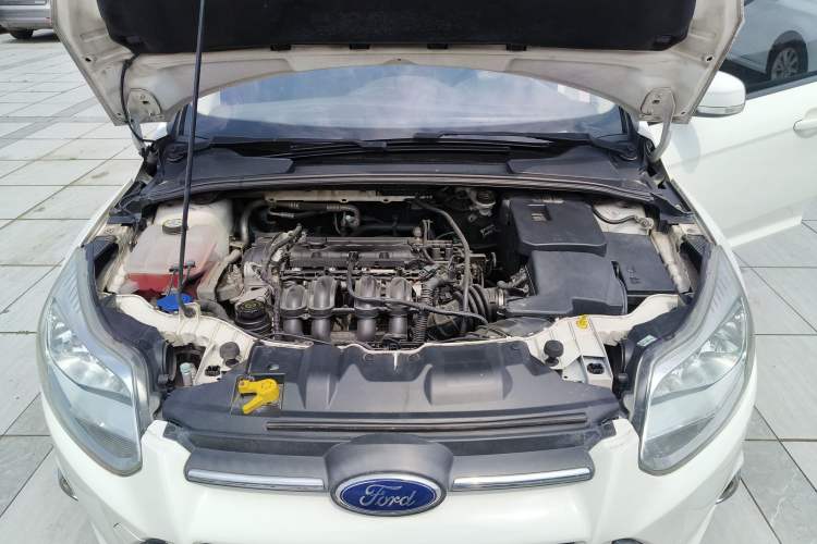 Used Ford Focus 2012 Sedan 1.6L Automatic Fashion Edition Engine Bay