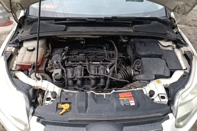 Used Ford Focus 2012 Sedan 1.6L Automatic Fashion Edition Engine Bay