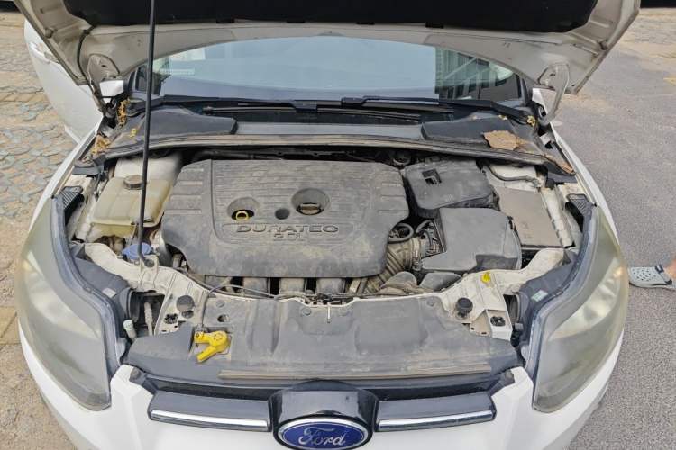Used Ford Focus 2012 Hatchback 2.0L Automatic Luxury Sport Model Engine Bay