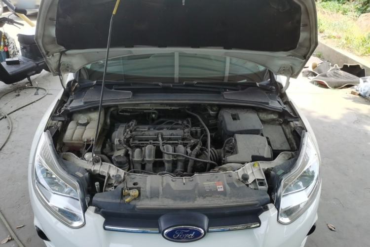 Used Ford Focus 2012 Sedan 1.6L Automatic Comfort Model Engine Bay
