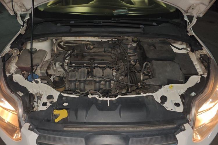 Used Ford Focus 2012 Sedan 1.6L Automatic Fashion Edition Engine Bay