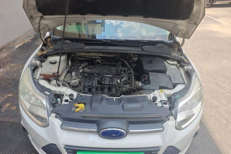 Used Ford Focus 2012 Sedan 1.6L Automatic Comfort Model Engine Bay