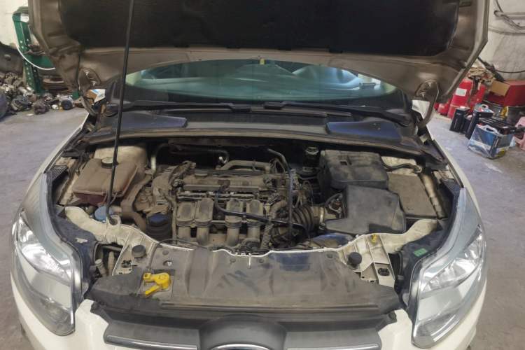 Used Ford Focus 2012 Hatchback 1.6L Automatic Fashion Edition Engine Bay