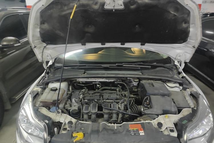 Used Ford Focus 2012 Sedan 1.6L Automatic Fashion Edition Engine Bay