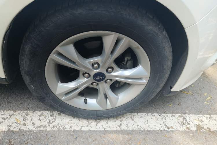 Used Ford Focus 2012 Sedan 1.6L Manual Fashion Edition Exterior 1