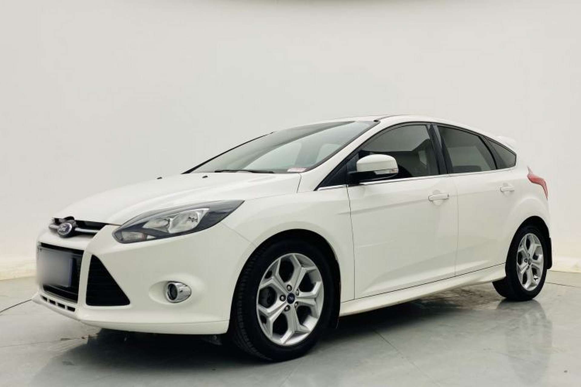 Used Ford Focus 2012 Hatchback 2.0L Automatic Luxury Sport Model Exterior 1