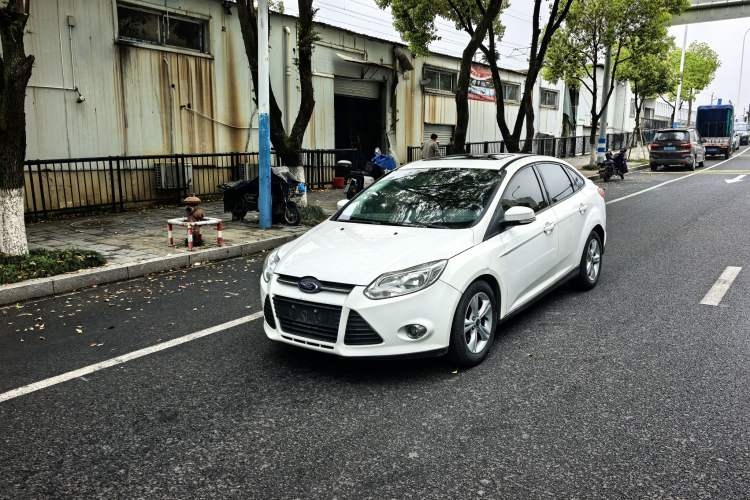 Used Ford Focus 2012 Sedan 1.6L Automatic Fashion Edition Exterior 1