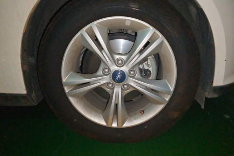 Used Ford Focus 2012 Hatchback 1.6L Automatic Fashion Edition Exterior 1