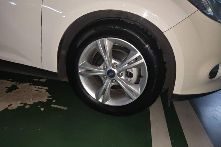 Used Ford Focus 2012 Hatchback 1.6L Automatic Fashion Edition Exterior 1