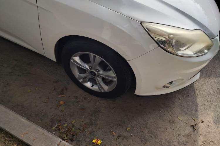 Used Ford Focus 2012 Hatchback 1.6L Manual Fashion Edition Exterior 1