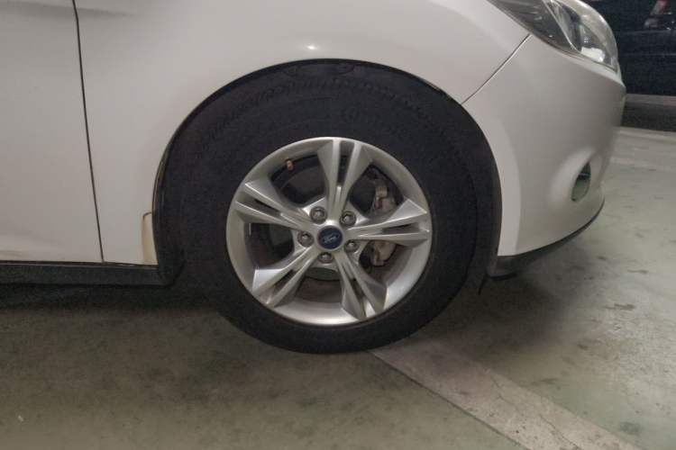 Used Ford Focus 2012 Hatchback 1.6L Automatic Fashion Edition Exterior 1