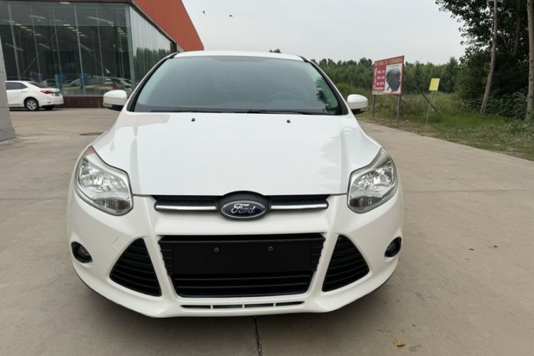 Used Ford Focus 2012 Sedan 1.6L Automatic Comfort Model Exterior 1