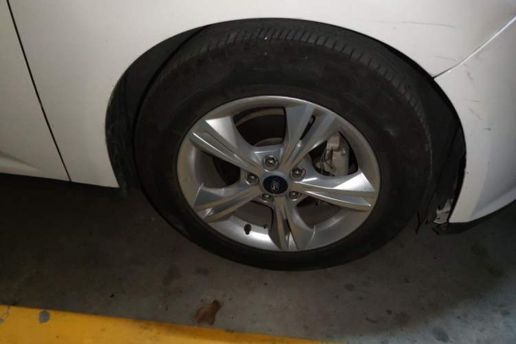 Used Ford Focus 2012 Hatchback 1.6L Automatic Fashion Edition Exterior 1