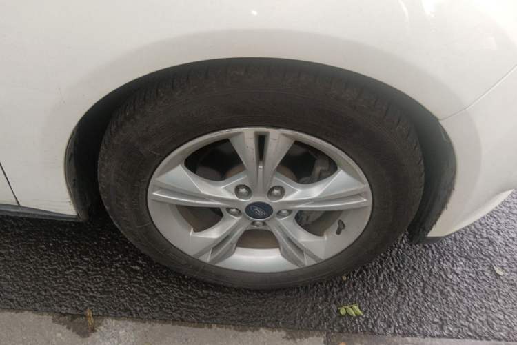 Used Ford Focus 2012 Sedan 1.6L Automatic Fashion Edition Exterior 1