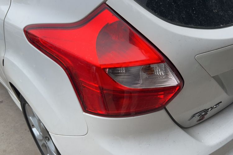 Used Ford Focus 2012 Hatchback 2.0L Automatic Luxury Sport Model Exterior 11