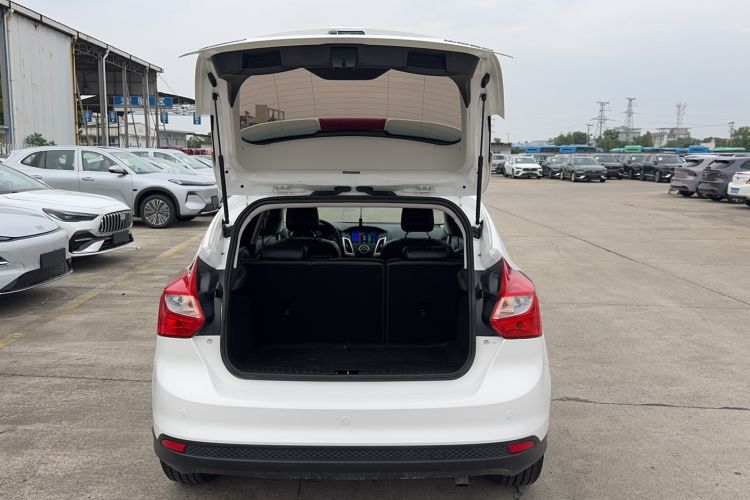 Used Ford Focus 2012 Hatchback 1.6L Automatic Fashion Edition Exterior 2