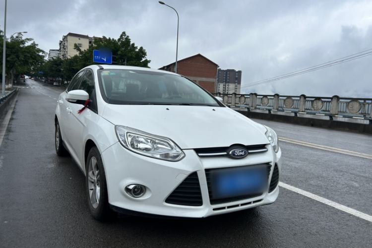 Used Ford Focus 2012 Sedan 1.6L Automatic Fashion Edition Exterior 2