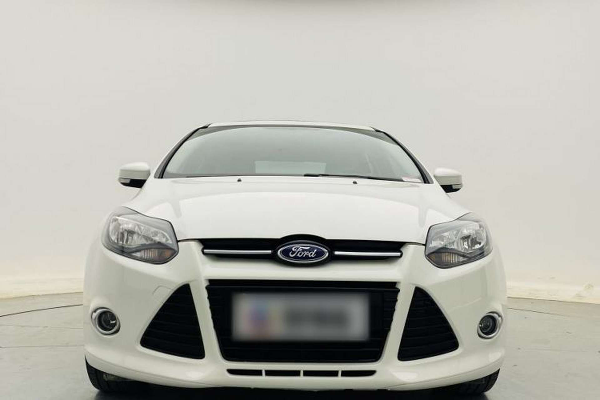 Used Ford Focus 2012 Hatchback 2.0L Automatic Luxury Sport Model Exterior 2