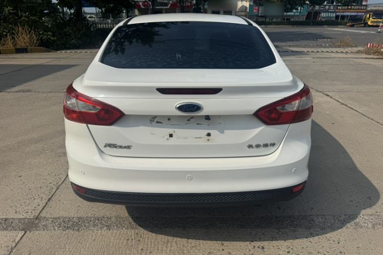Used Ford Focus 2012 Sedan 1.6L Automatic Fashion Edition Exterior 2