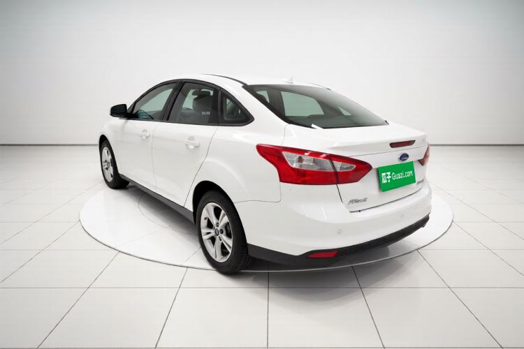 Used Ford Focus 2012 Sedan 1.6L Automatic Fashion Edition Exterior 2
