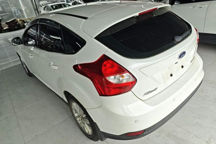 Used Ford Focus 2012 Hatchback 1.6L Automatic Comfort Model Exterior 2