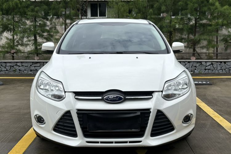 Used Ford Focus 2012 Hatchback 1.6L Automatic Fashion Edition Exterior 2
