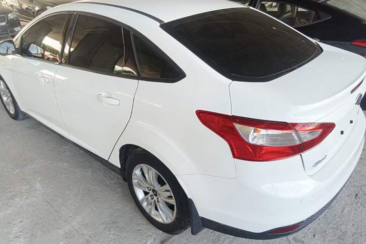 Used Ford Focus 2012 Sedan 1.6L Automatic Comfort Model Exterior 2