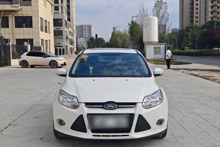 Used Ford Focus 2012 Hatchback 1.6L Manual Fashion Edition Exterior 2
