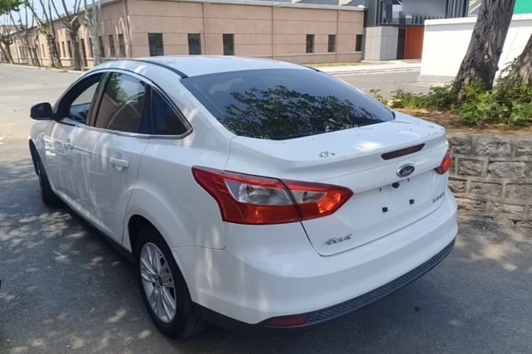 Used Ford Focus 2012 Sedan 1.6L Automatic Comfort Model Exterior 2